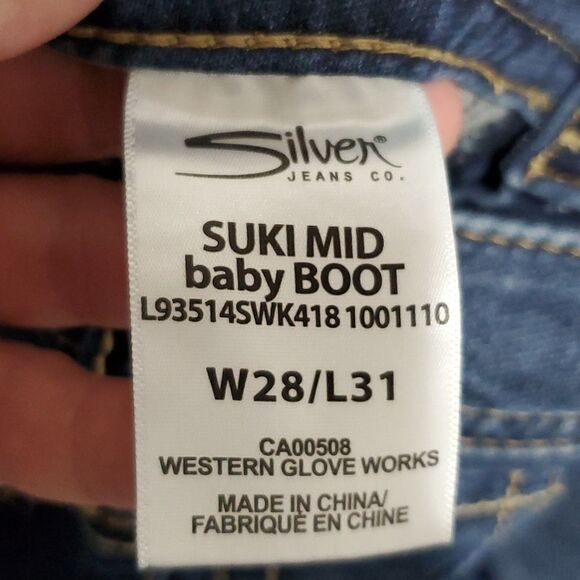 Silver Suki dark wash 28x31 mid rise baby boot cut joga jeans - Picture 6 of 8